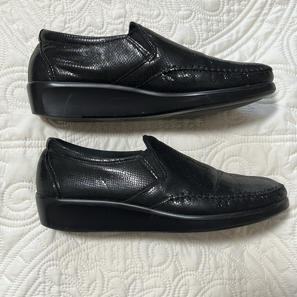 SAS Dream Black Snake Pattern Leather Loafers Shoes Women’s Size 9.5
